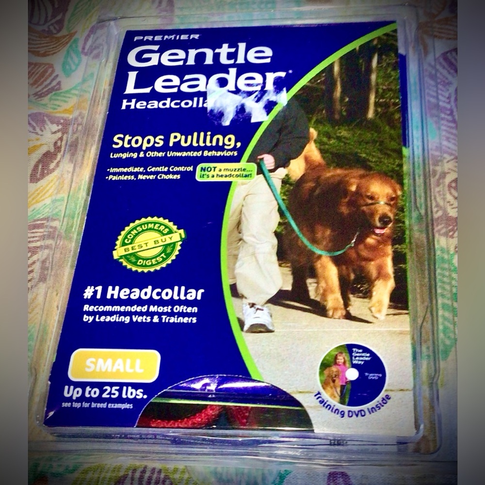 GENTLE LEADER Headcollar for dogs up to 25 lbs and 15 in neck.  Size Small, NWOT